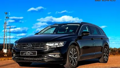 Usado VW Passat Executive 150 CV (110 kW) 2022 Negro Familiar