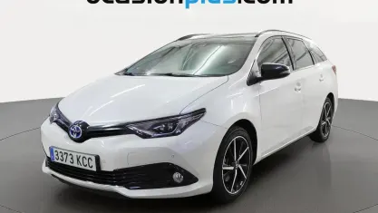 Usado Toyota Auris Hybrid 136 CV (100 kW) 2017 Blanco Familiar