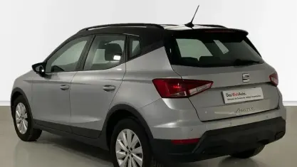 Usado Seat Arona Style 110 HP (80 kW) 2024 Cinzento SUV