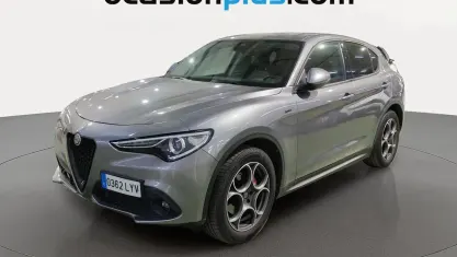 Usado Alfa Romeo Stelvio Sprint 190 CV (139 kW) 2022 Gris SUV