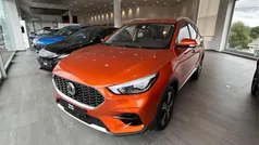 Naranja Nuevo 2025 MG ZS Luxury Berlina | 18.110 € (Precio justo)