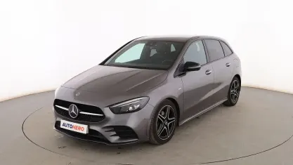 Usado Mercedes B200 AMG line 150 CV (110 kW) 2021 Gris Utilitario