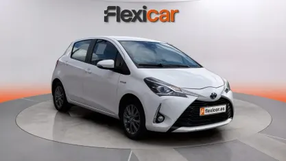 Usado Toyota Yaris Active 100 CV (73 kW) 2020 Blanco