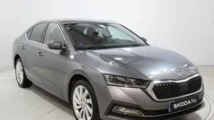 Gris / plata Usado 2022 Skoda Octavia Style Berlina | 25.000 € (Buen precio)