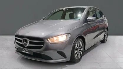 Usado Mercedes B180 116 CV (85 kW) 2019 Marrón Monovolumen