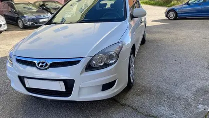 Usado Hyundai i30 Comfort 90 HP (66 kW) 2010