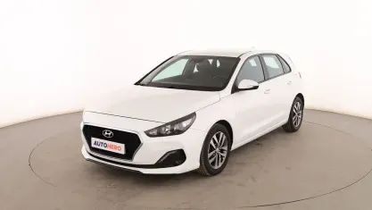 Usado Hyundai i30 GO! 120 CV (88 kW) 2019 Blanco Berlina