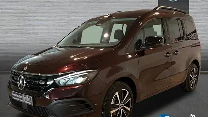 Rojo Usado 2023 Mercedes EQT200 Monovolumen | 37.510 € (Precio justo)