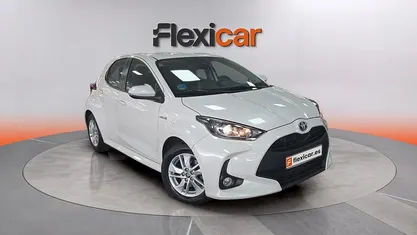 Usado Toyota Yaris Hybrid Active 116 CV (85 kW) 2021 Berlina