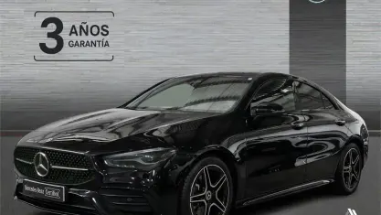 Usado Mercedes CLA200 163 CV (119 kW) 2025 Negro Berlina