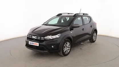 Usado Dacia Sandero Expression 91 CV (66 kW) 2023 Negro Berlina
