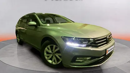 Usado VW Passat 150 CV (110 kW) 2020 Gris Familiar