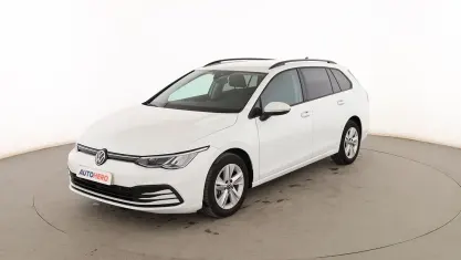 Usado VW Golf VIII Life 116 CV (85 kW) 2023 Blanco Familiar