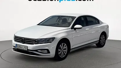 Usado VW Passat Business 122 CV (89 kW) 2022 Blanco Berlina