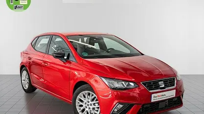 Usado Seat Ibiza FR 115 CV (84 kW) 2025 Rojo Utilitario