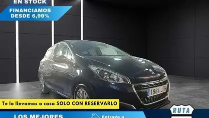 Usado Peugeot 208 Allure 110 CV (80 kW) 2017 Azul Utilitario