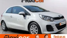 Blanco Usado 2015 Kia Rio Berlina | 8490 € (Precio justo)