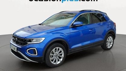 Usado VW T-Roc Life 150 HP (110 kW) 2024 Azul SUV