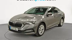 Gris Usado 2023 Skoda Octavia Selection Berlina | 23.991 € (Precio justo)