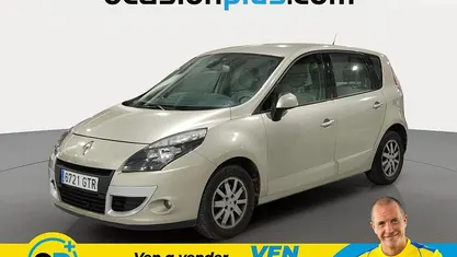 Usado Renault Scénic III Privilege 140 CV (102 kW) 2010 Beige Monovolumen