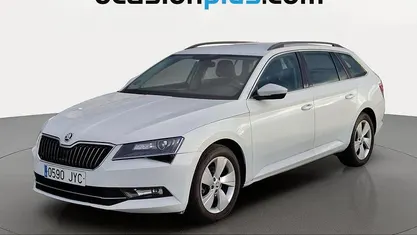 Usado Skoda Superb Ambition 150 CV (110 kW) 2017 Familiar