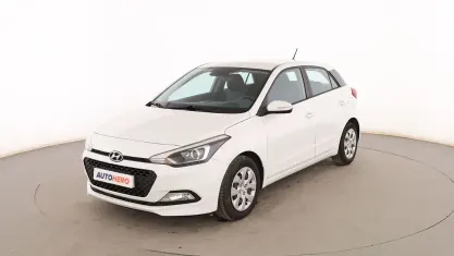 Usado Hyundai i20 85 CV (62 kW) 2018 Blanco Berlina