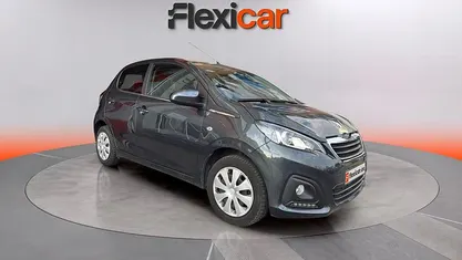 Usado Peugeot 108 Active 72 CV (52 kW) 2020 Gris Utilitario