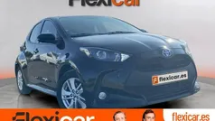 Negro Usado 2021 Toyota Yaris Hybrid Active Berlina | 17.990 € (Precio justo)