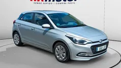 Gris Usado 2015 Hyundai i20 Berlina | 8890 € (Precio justo)