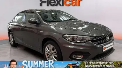 Usado Fiat Tipo Lounge 95 CV (69 kW) 2018 Gris Berlina