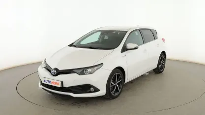 Usado Toyota Auris Hybrid Advance 136 CV (100 kW) 2018 Blanco Utilitario
