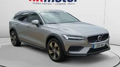 Gris Usado 2023 Volvo V60 Core Familiar | 38.510 € (Precio justo)