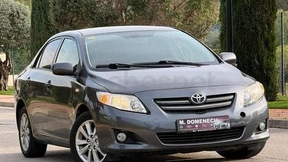 Usado Toyota Corolla Active 101 CV (74 kW) 2010 Gris / plata Berlina