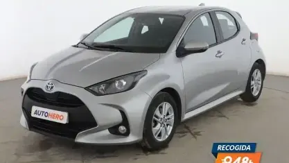 Occasion Toyota Yaris Hybrid Active 116 PK (85 kW) 2022 Grijs Sedan