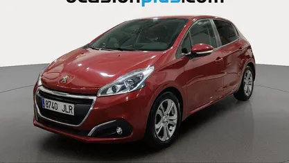 Rojo Usado 2016 Peugeot 208 Active Utilitario | 5463 € (Buen precio)