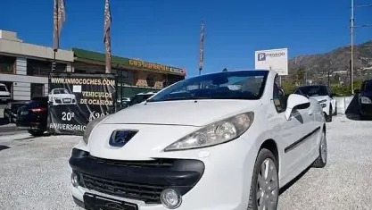 Usado Peugeot 207 CC 120 CV (88 kW) 2011 Blanco Descapotable