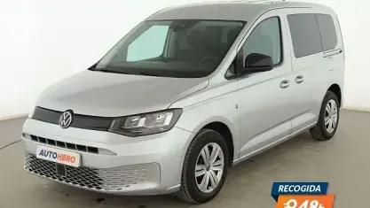 Usado VW Caddy Life 114 HP (83 kW) 2022 Cinzento Monovolume