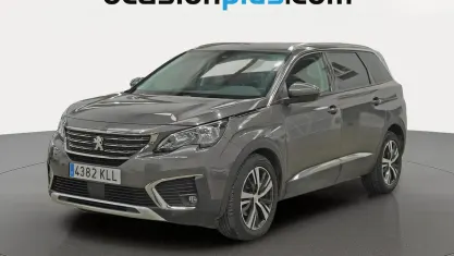 Usado Peugeot 5008 Allure 131 CV (96 kW) 2018 Gris SUV