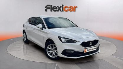 Usado Seat Leon Reference 116 HP (85 kW) 2021 Branco Sedan