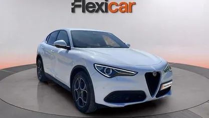 Usado Alfa Romeo Stelvio Sprint 200 CV (147 kW) 2022 Blanco SUV