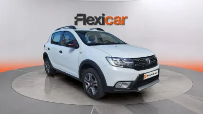 Usado Dacia Sandero Comfort 95 CV (69 kW) 2019 Blanco Berlina
