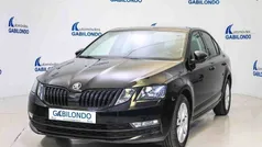 Negro Usado 2019 Skoda Octavia Ambition Familiar | 16.900 € (Precio justo)
