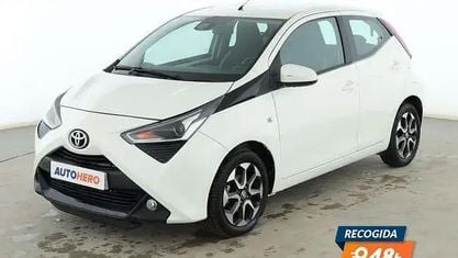 Używany Toyota Aygo X-play 72 KM (52 kW) 2019 Biały Hatchback