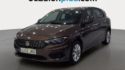 Marrón Usado 2016 Fiat Tipo Easy Utilitario | 7399 € (Precio justo)