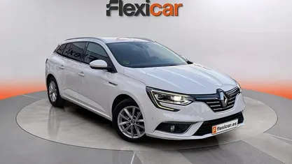 Begagnad Renault Mégane IV Bose Edition 132 HK (97 kW) 2017 Vit Halvkombi