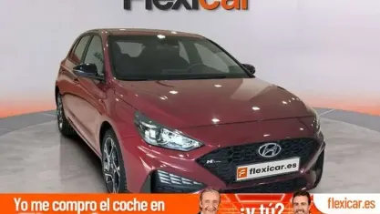 Usado Hyundai i30 N Line 120 CV (88 kW) 2022 Rojo Berlina