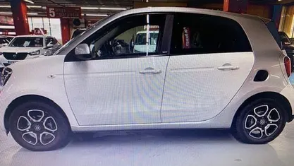 Usado Smart ForFour Passion 90 CV (66 kW) 2015 Blanco Utilitario