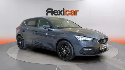 Usado Seat Leon Style 150 CV (110 kW) 2023 Gris Berlina