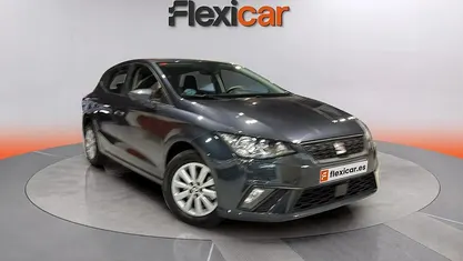 Usado Seat Ibiza Style 110 CV (80 kW) 2021 Gris Berlina