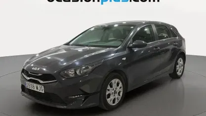Usado Kia Ceed 136 CV (100 kW) 2023 Gris Utilitario